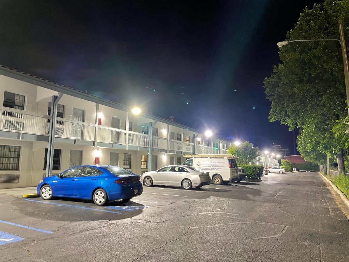 Travelodge By Wyndham Tuscaloosa Exterior foto